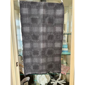 NWT Givenchy One Size Grey Plaid Wool Scarf